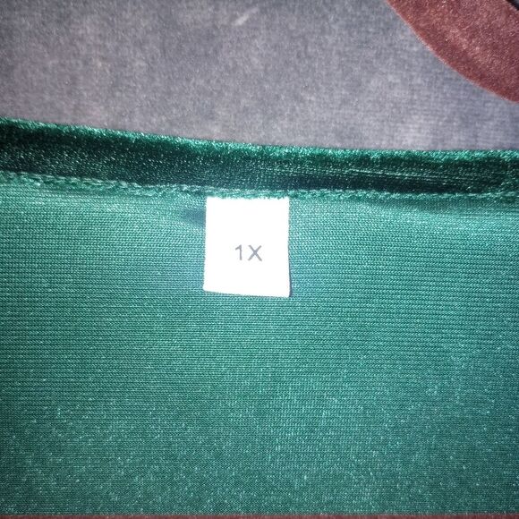 Elegant Green Women's Drape Top - Picture 7 of 12